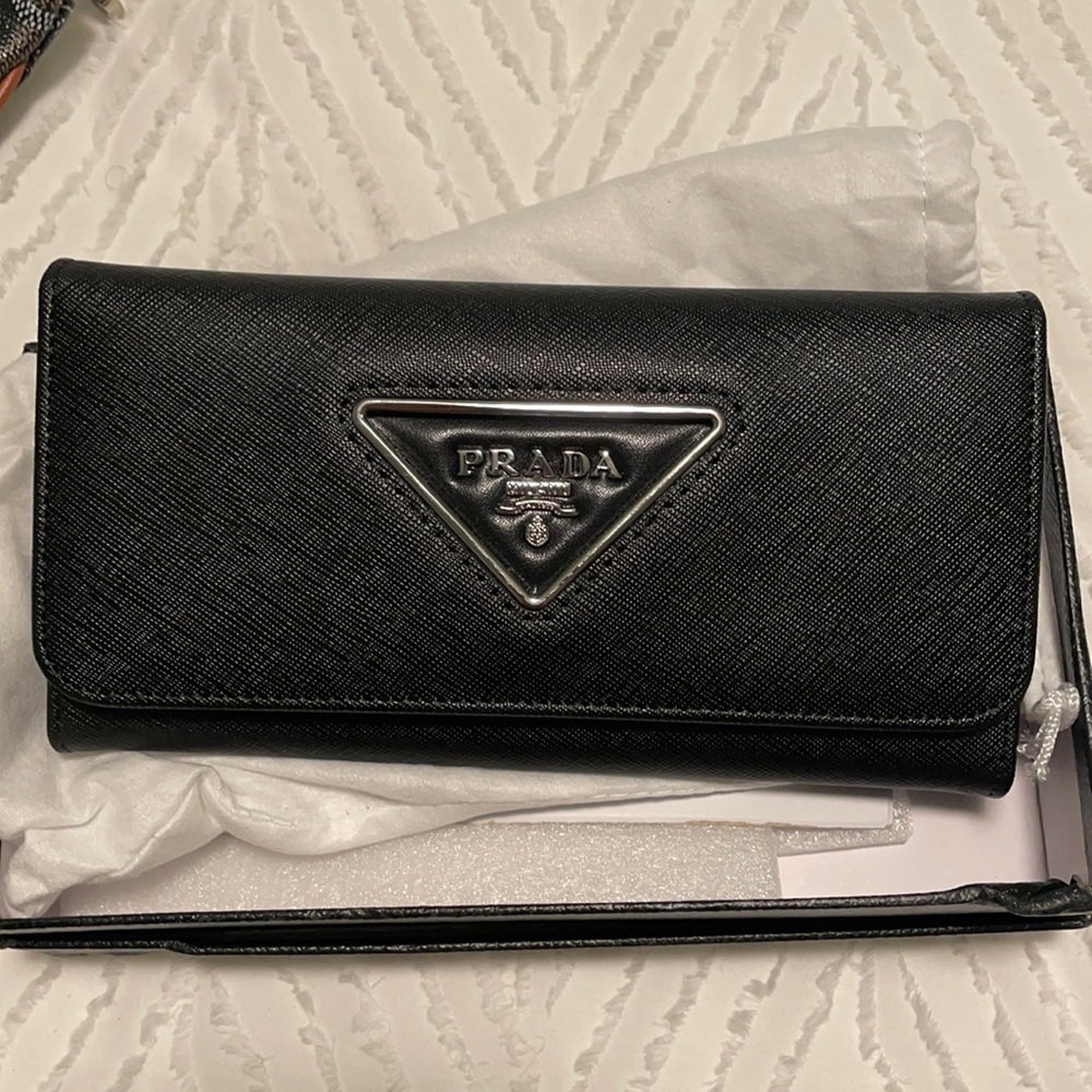Black wallet